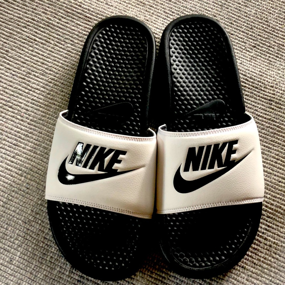 COPY - Nike slides